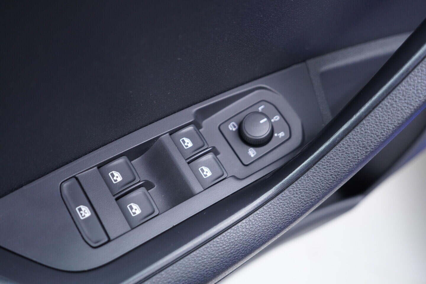 OM190V02797_20.webp_KAROQ Style 2.0 TDI 110 kW automat, DPH