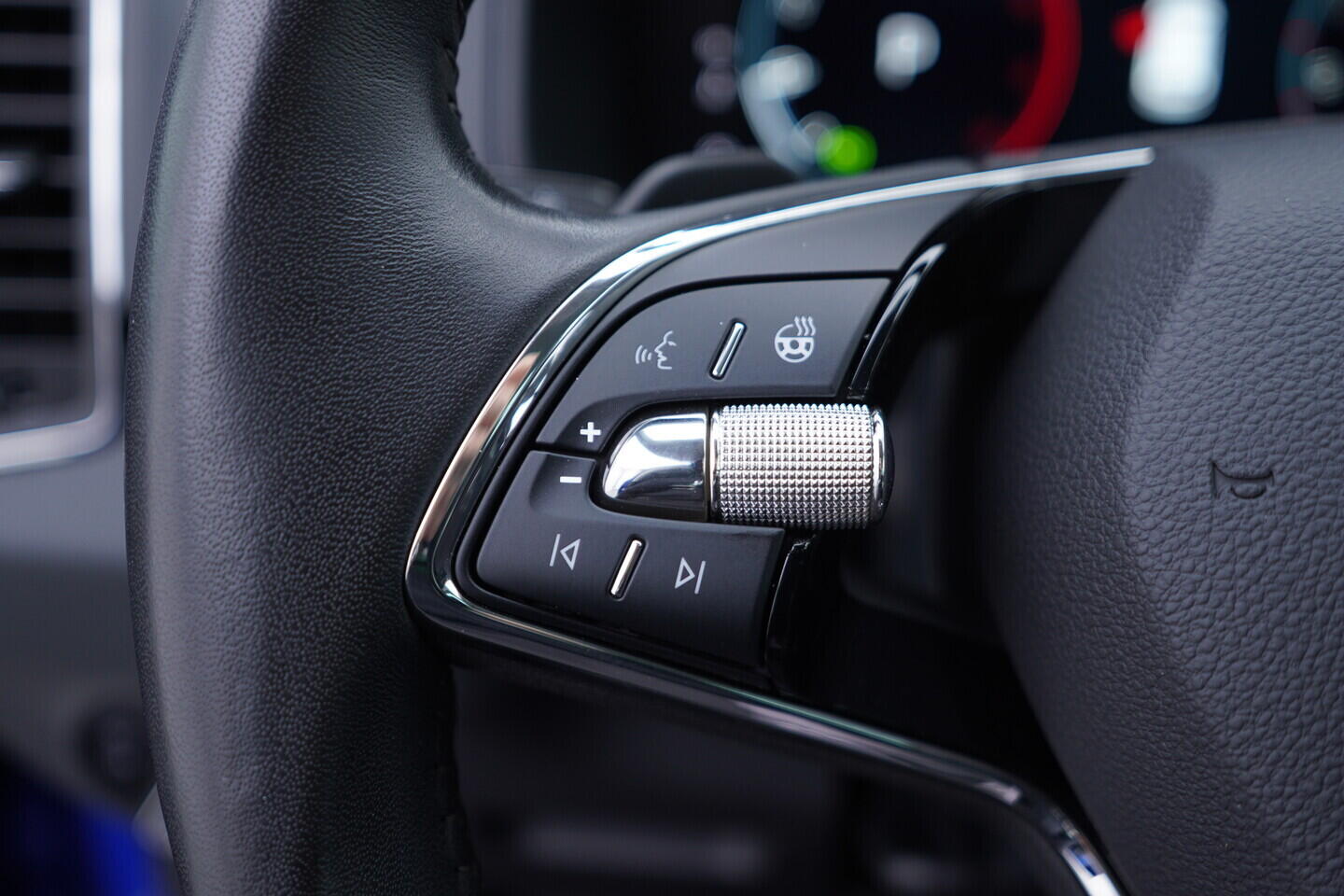 OM190V02797_25.webp_KAROQ Style 2.0 TDI 110 kW automat, DPH