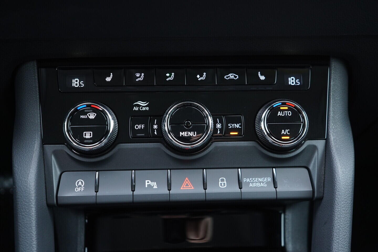 OM190V02797_33.webp_KAROQ Style 2.0 TDI 110 kW automat, DPH