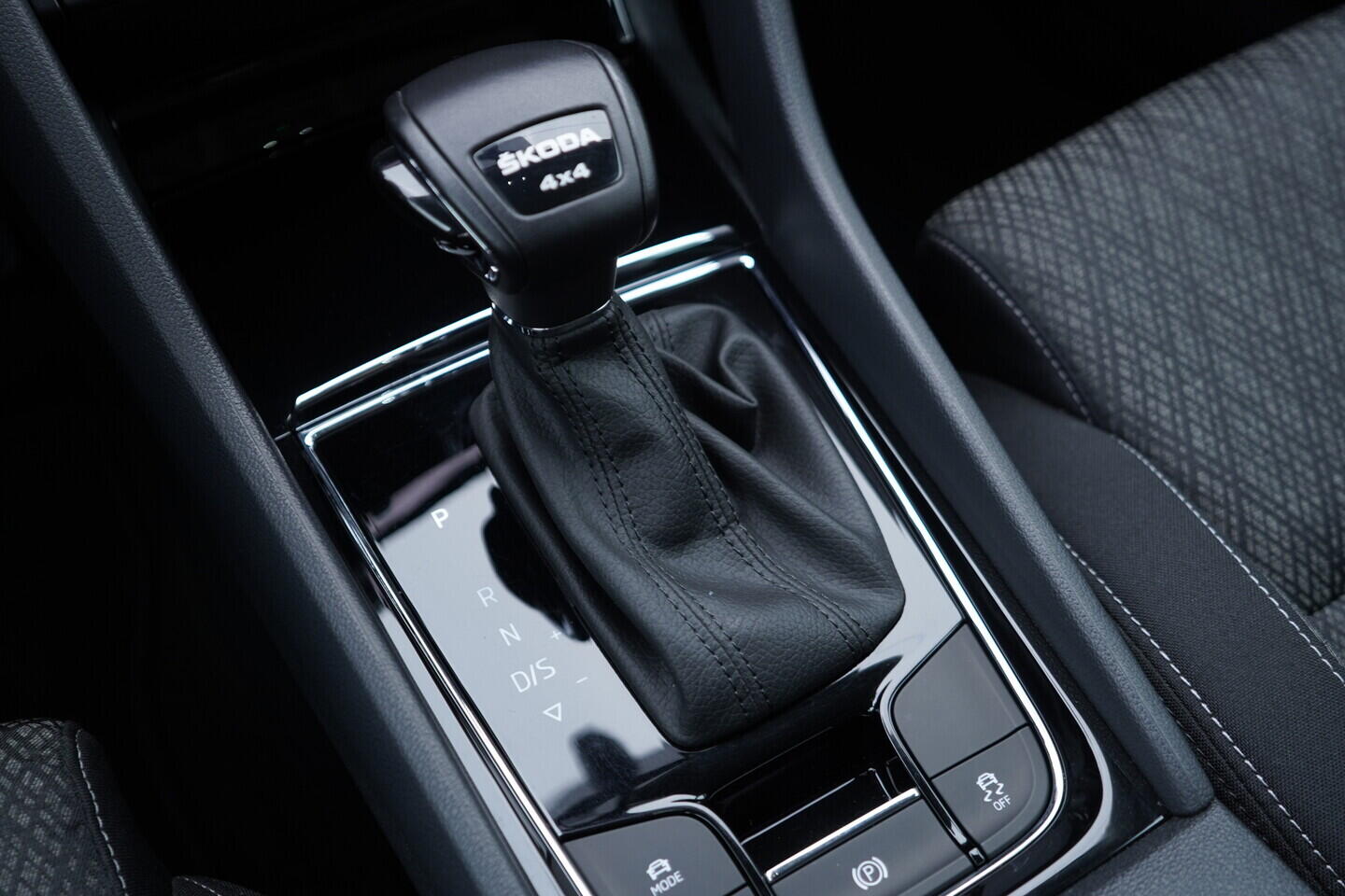 OM190V02797_34.webp_KAROQ Style 2.0 TDI 110 kW automat, DPH