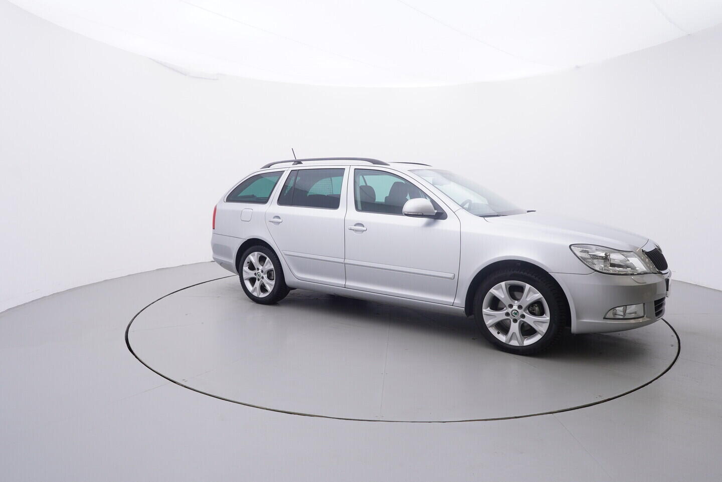 OM190V02799_16.webp_OCTAVIA Elegance 2.0 TDI 103 kW automat