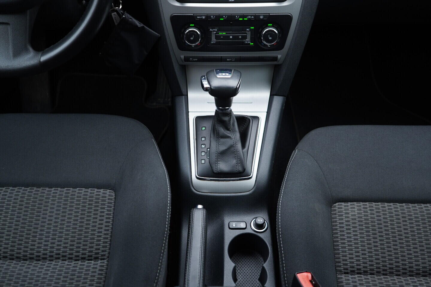 OM190V02799_33.webp_OCTAVIA Elegance 2.0 TDI 103 kW automat