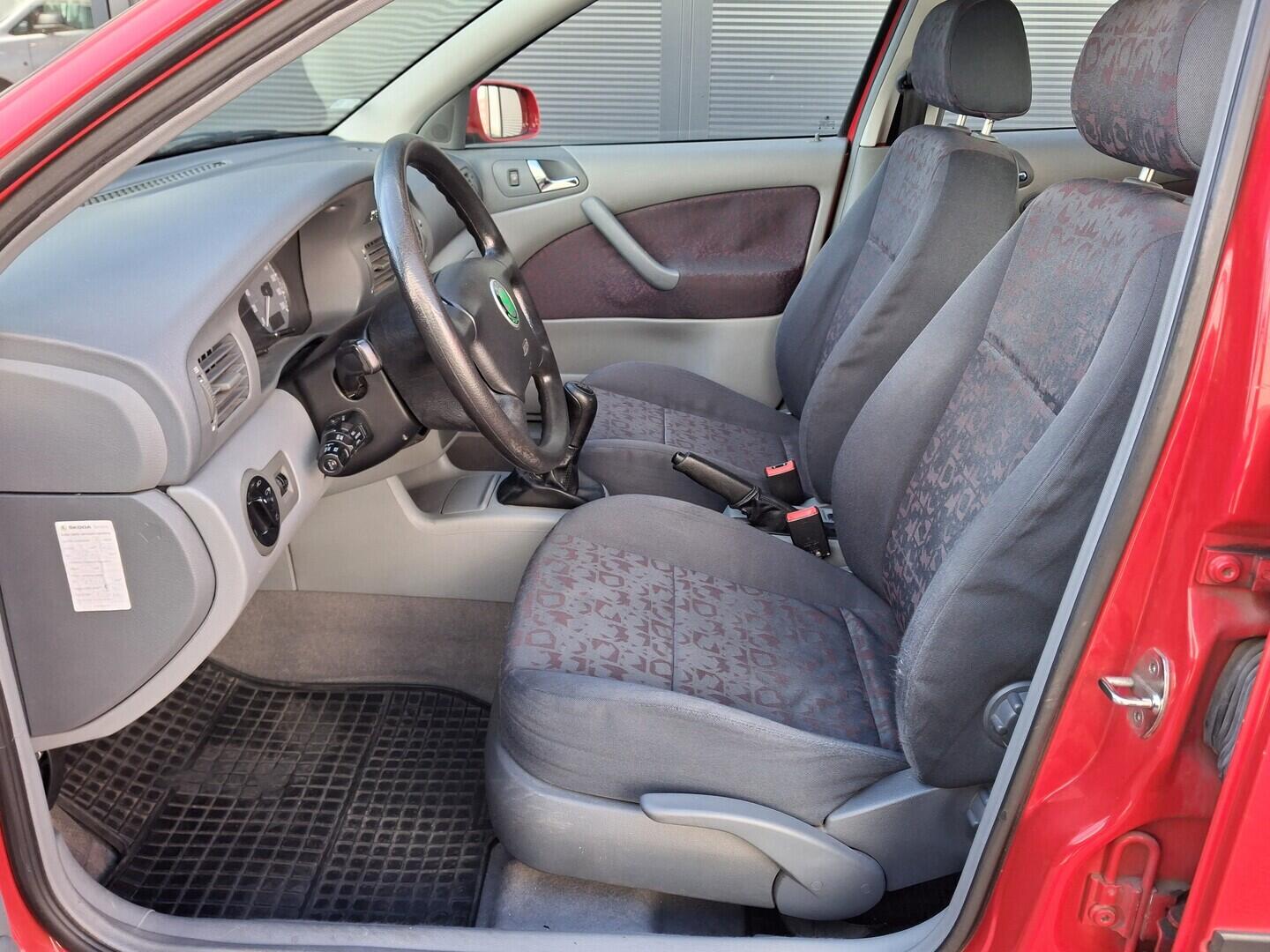 OM190V02801_20.webp_OCTAVIA  1.6 AEE 55 kW manuál