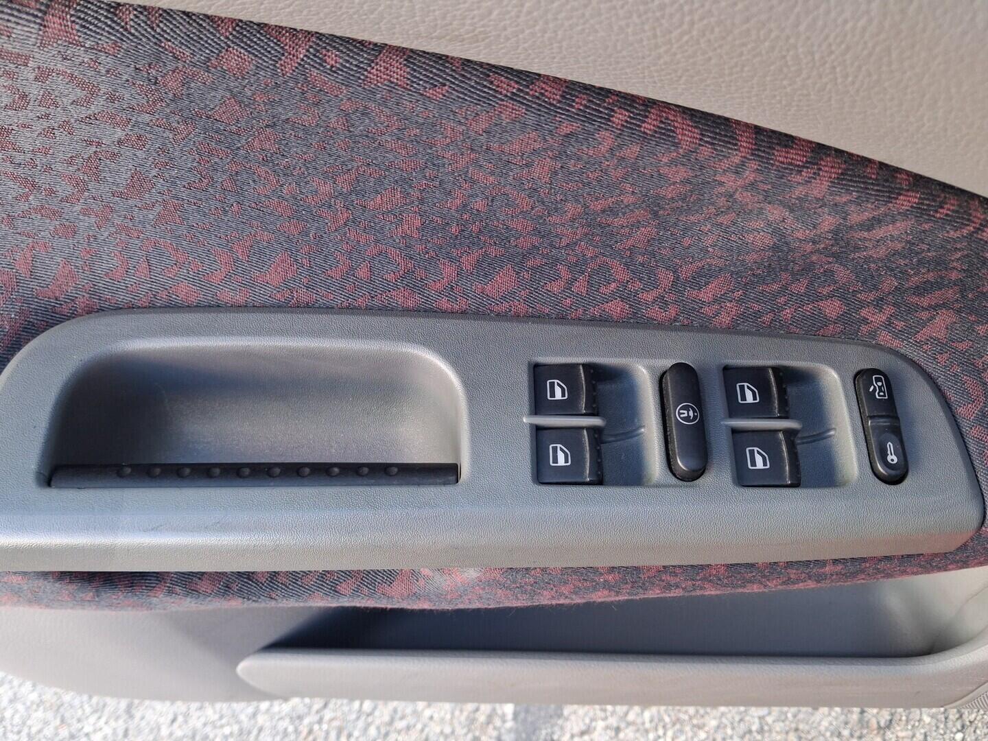 OM190V02801_21.webp_OCTAVIA  1.6 AEE 55 kW manuál