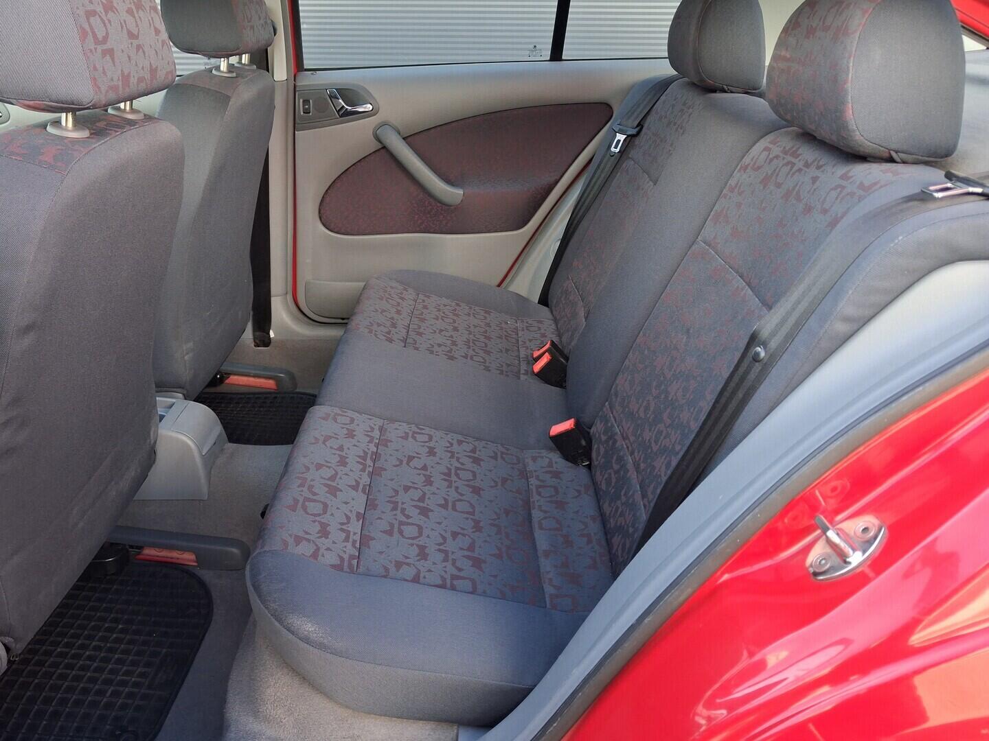 OM190V02801_29.webp_OCTAVIA  1.6 AEE 55 kW manuál