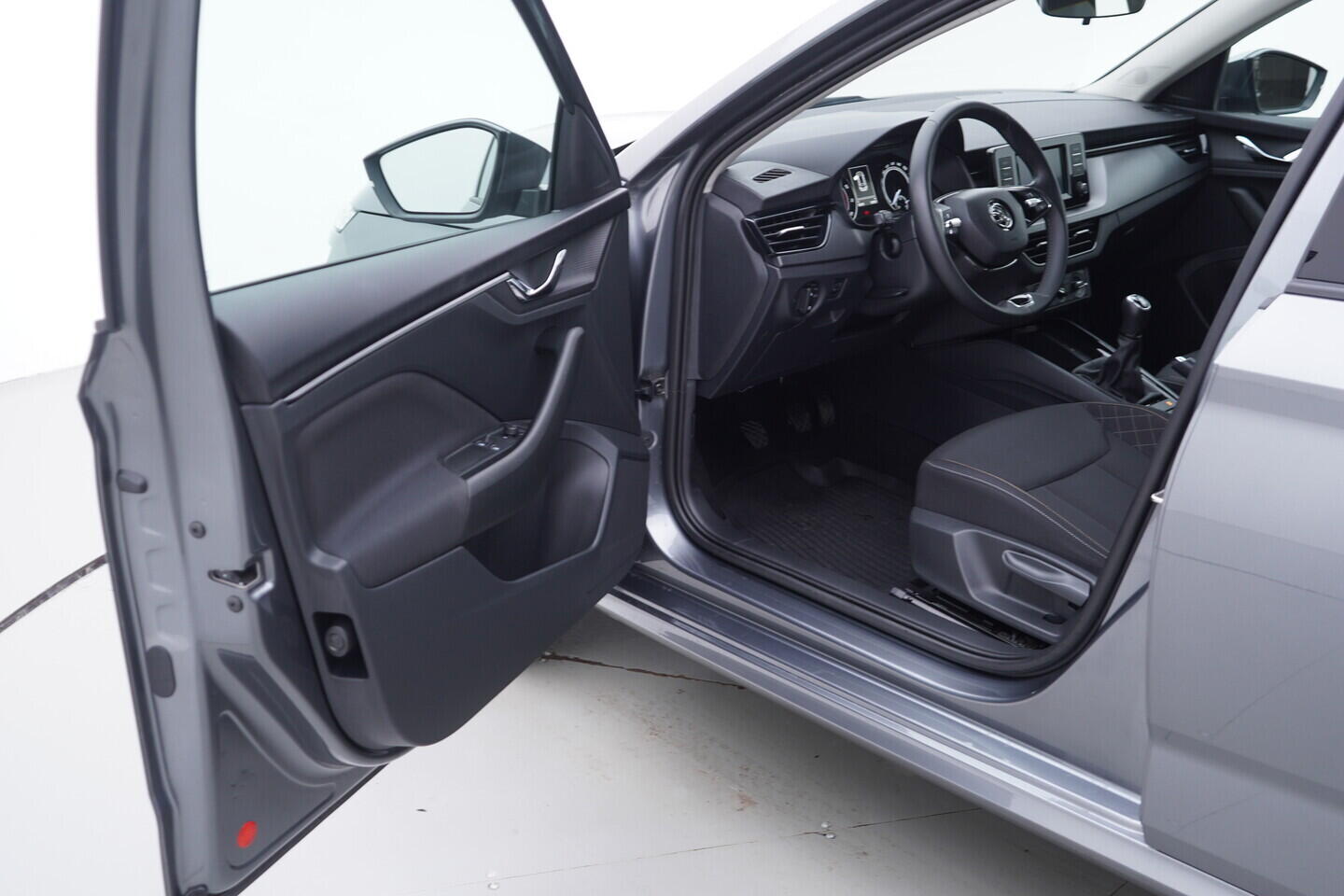 OM190V02805_18.webp_KAMIQ Ambition 1.0 TSI 70 kW manuál, DPH