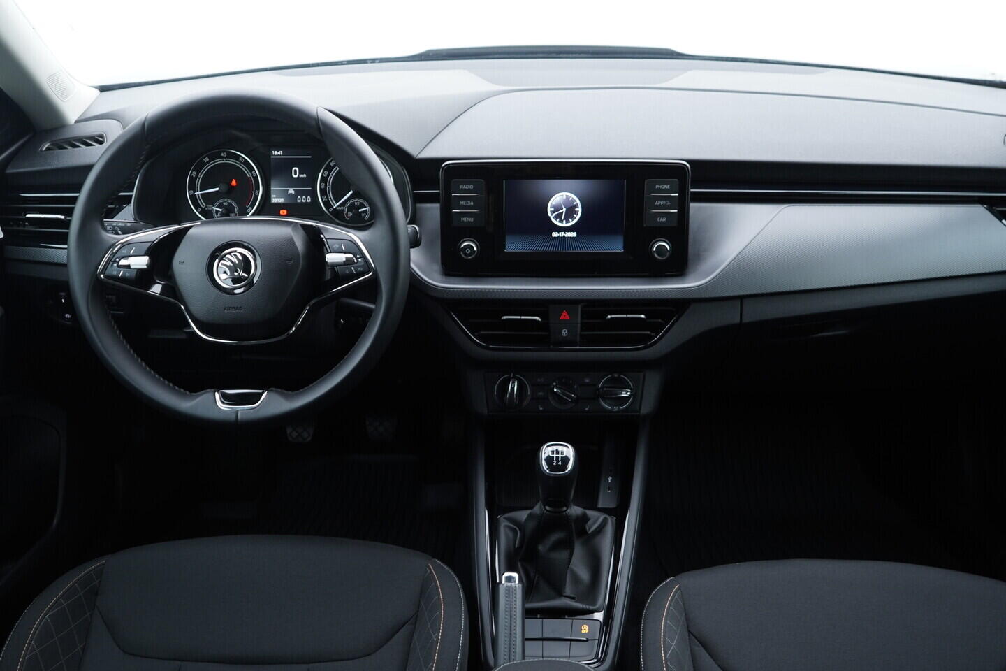 OM190V02805_24.webp_KAMIQ Ambition 1.0 TSI 70 kW manuál, DPH