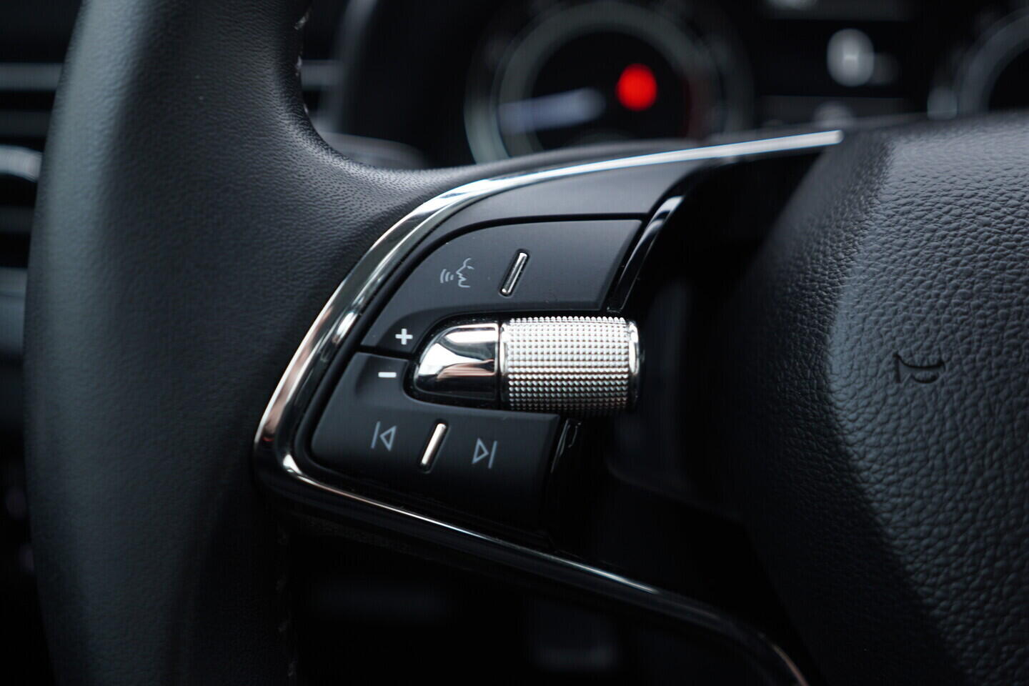 OM190V02805_26.webp_KAMIQ Ambition 1.0 TSI 70 kW manuál, DPH