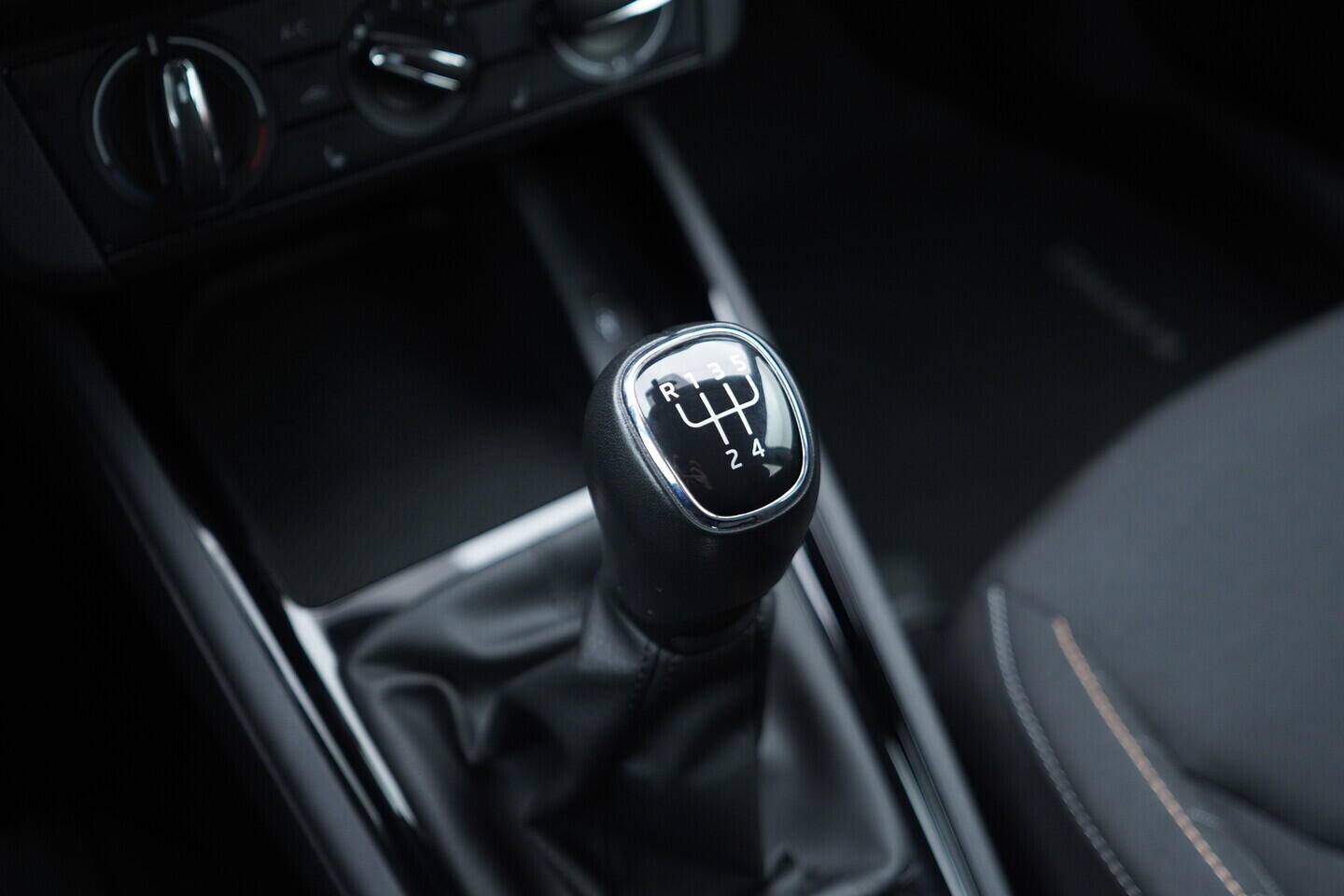 OM190V02805_34.webp_KAMIQ Ambition 1.0 TSI 70 kW manuál, DPH