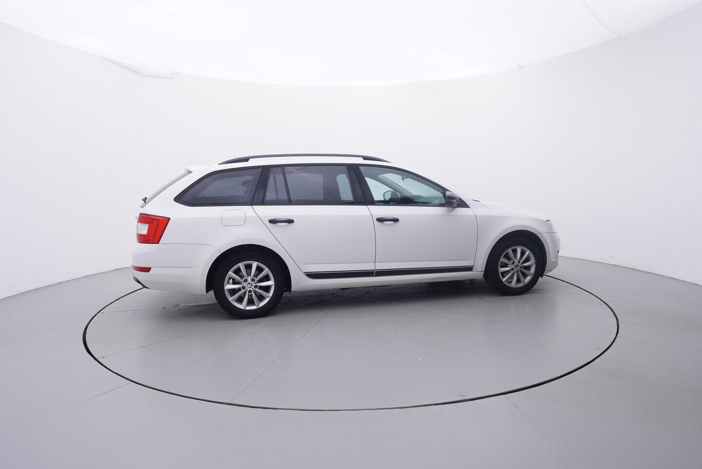 OM190V02806_11.webp_OCTAVIA Ambition 1.4 TSI CNG 81 kW manuál, DPH