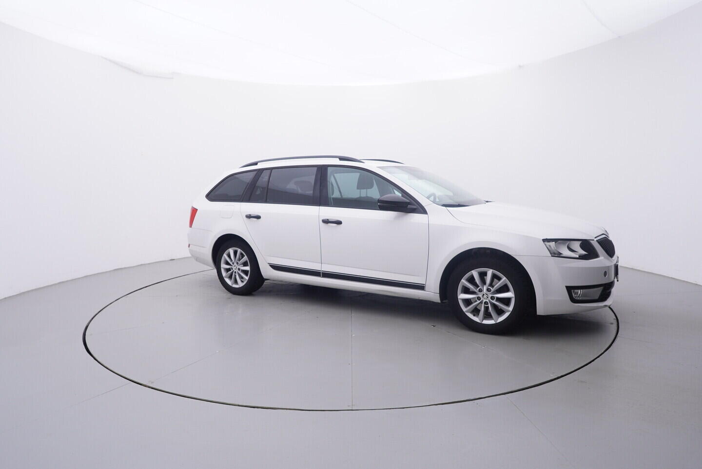 OM190V02806_12.webp_OCTAVIA Ambition 1.4 TSI CNG 81 kW manuál, DPH