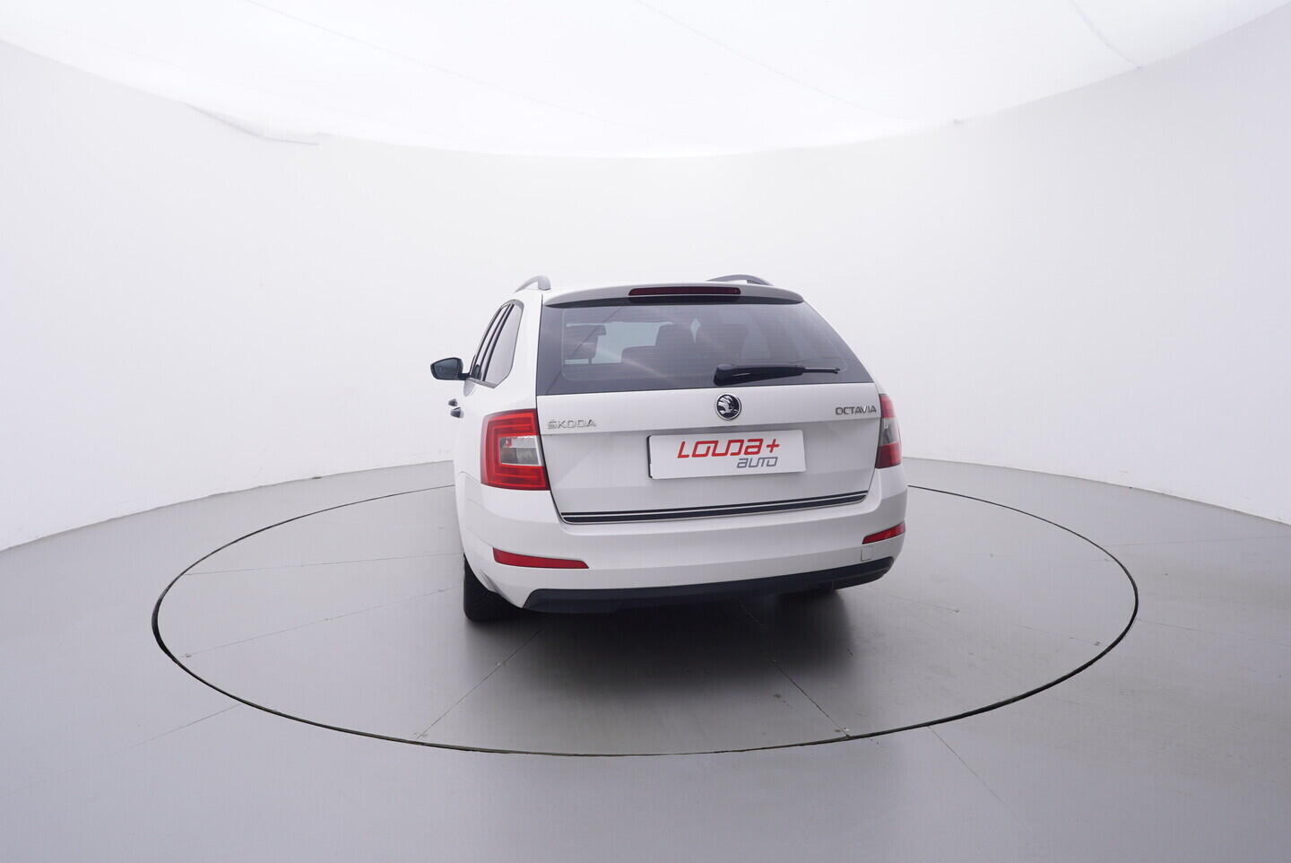 OM190V02806_17.webp_OCTAVIA Ambition 1.4 TSI CNG 81 kW manuál, DPH