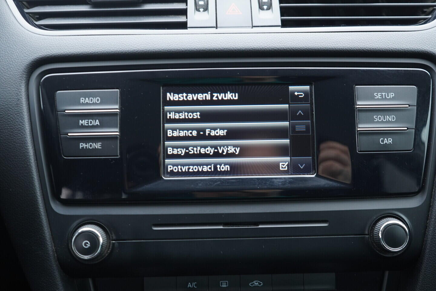 OM190V02806_29.webp_OCTAVIA Ambition 1.4 TSI CNG 81 kW manuál, DPH