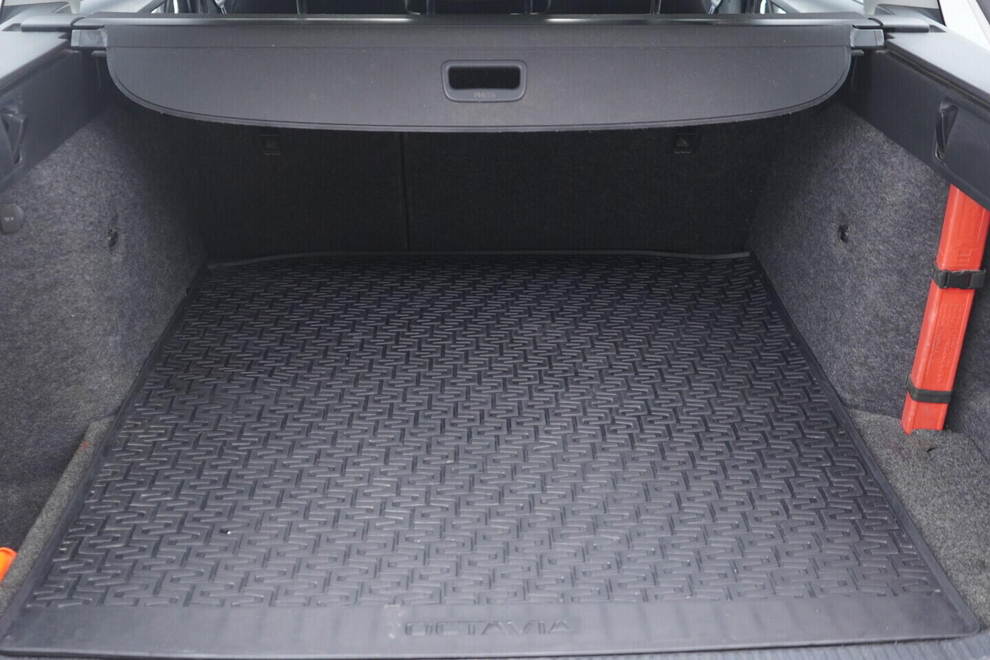 OM190V02806_35.webp_OCTAVIA Ambition 1.4 TSI CNG 81 kW manuál, DPH