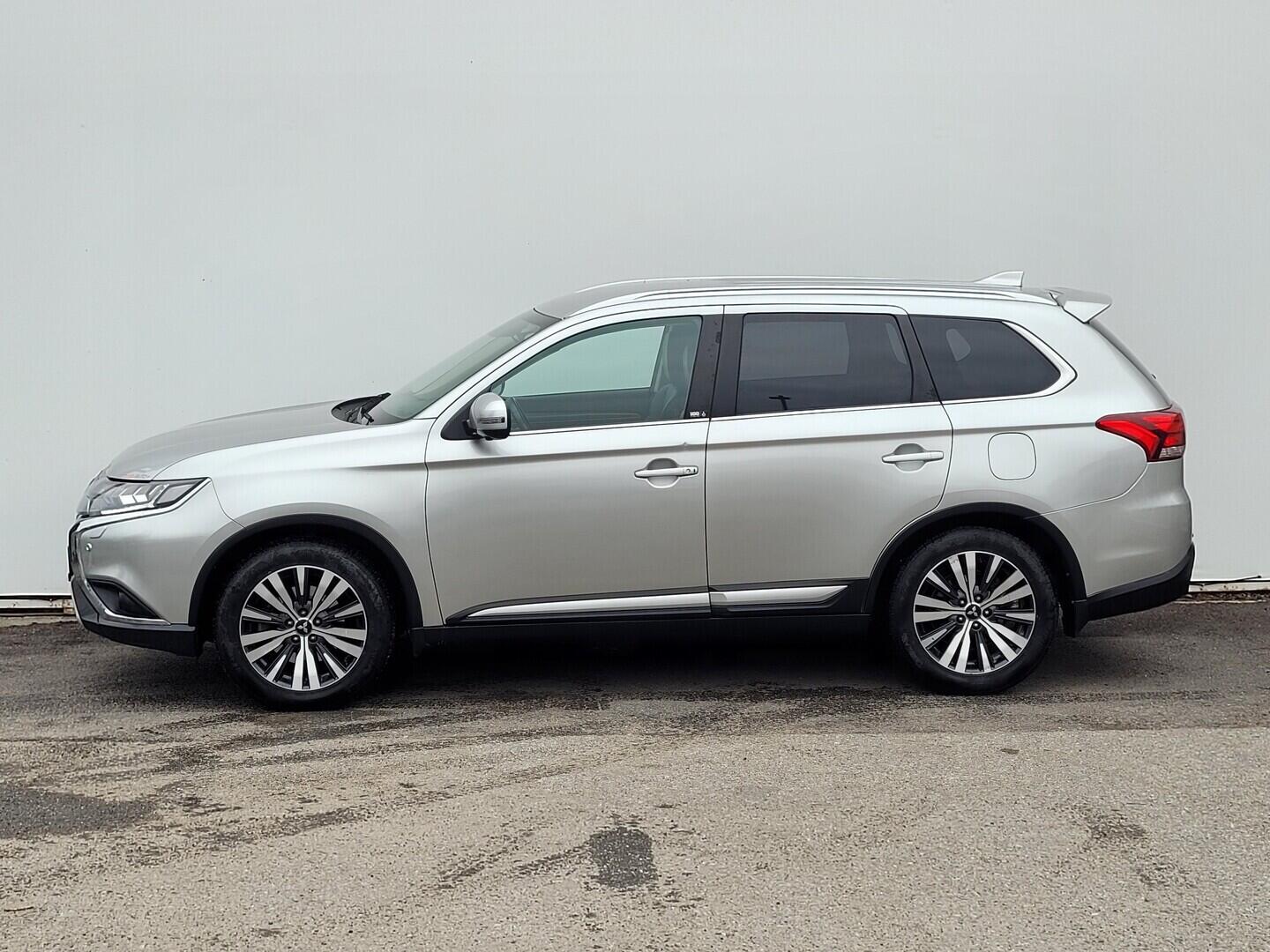 OM190V02815_12.webp_OUTLANDER Instyle+ 2.0 2.0 Mivec 110 kW automat