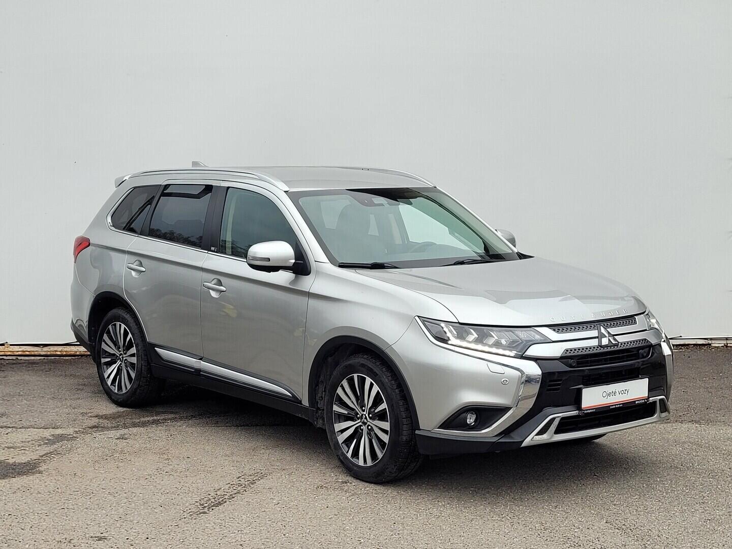 OM190V02815_14.webp_OUTLANDER Instyle+ 2.0 2.0 Mivec 110 kW automat