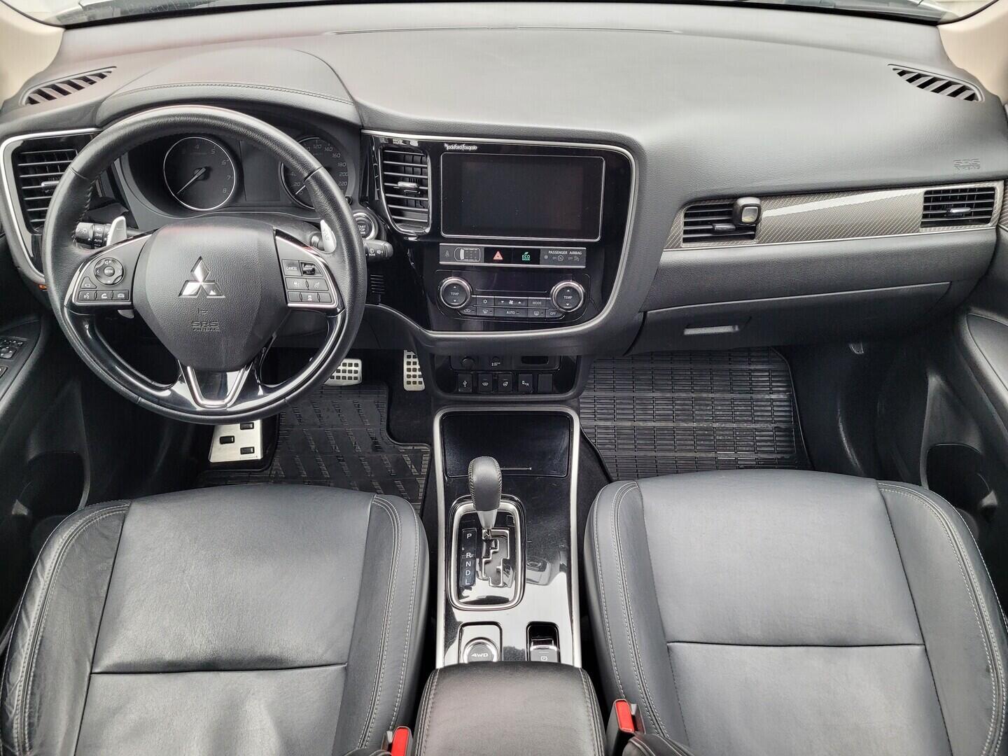 OM190V02815_18.webp_OUTLANDER Instyle+ 2.0 2.0 Mivec 110 kW automat