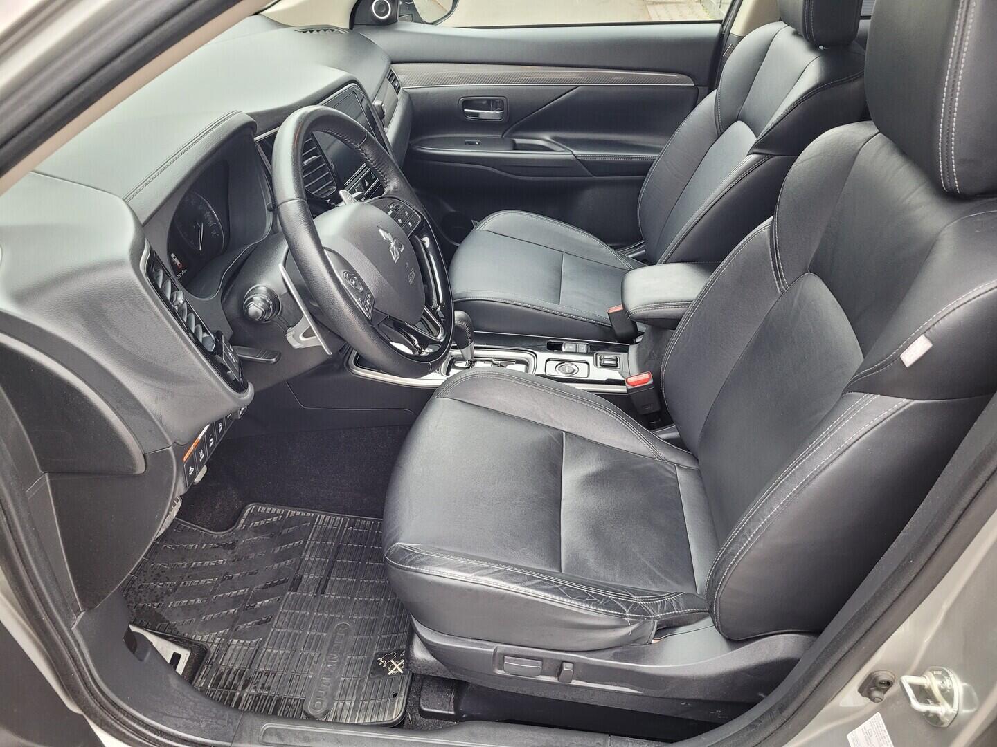 OM190V02815_20.webp_OUTLANDER Instyle+ 2.0 2.0 Mivec 110 kW automat