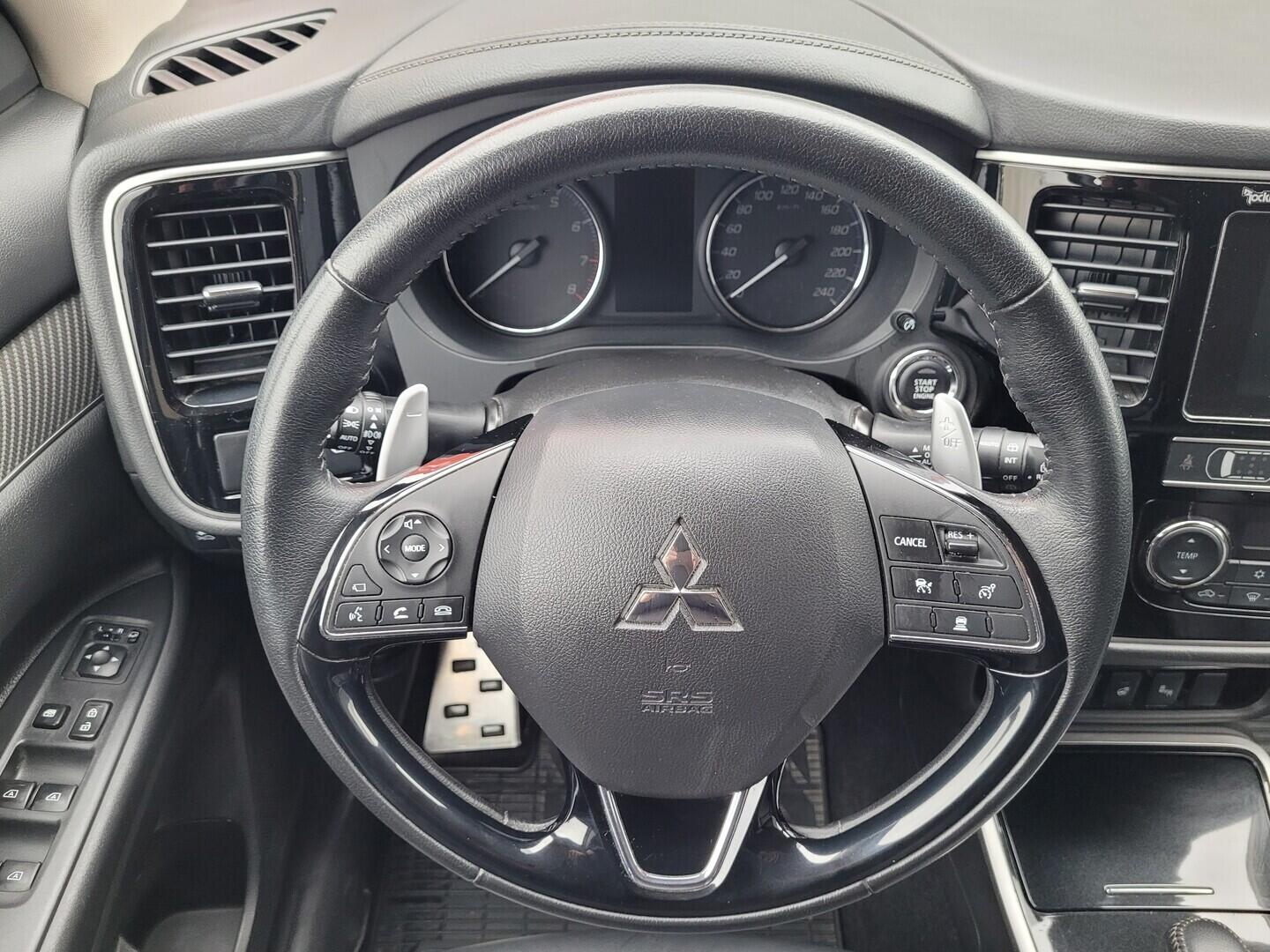 OM190V02815_23.webp_OUTLANDER Instyle+ 2.0 2.0 Mivec 110 kW automat