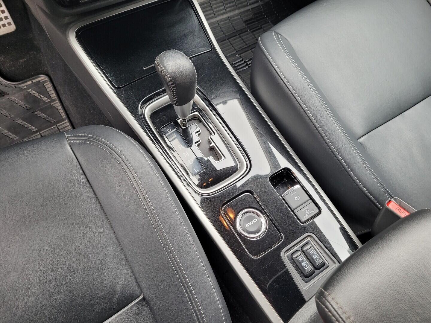 OM190V02815_29.webp_OUTLANDER Instyle+ 2.0 2.0 Mivec 110 kW automat