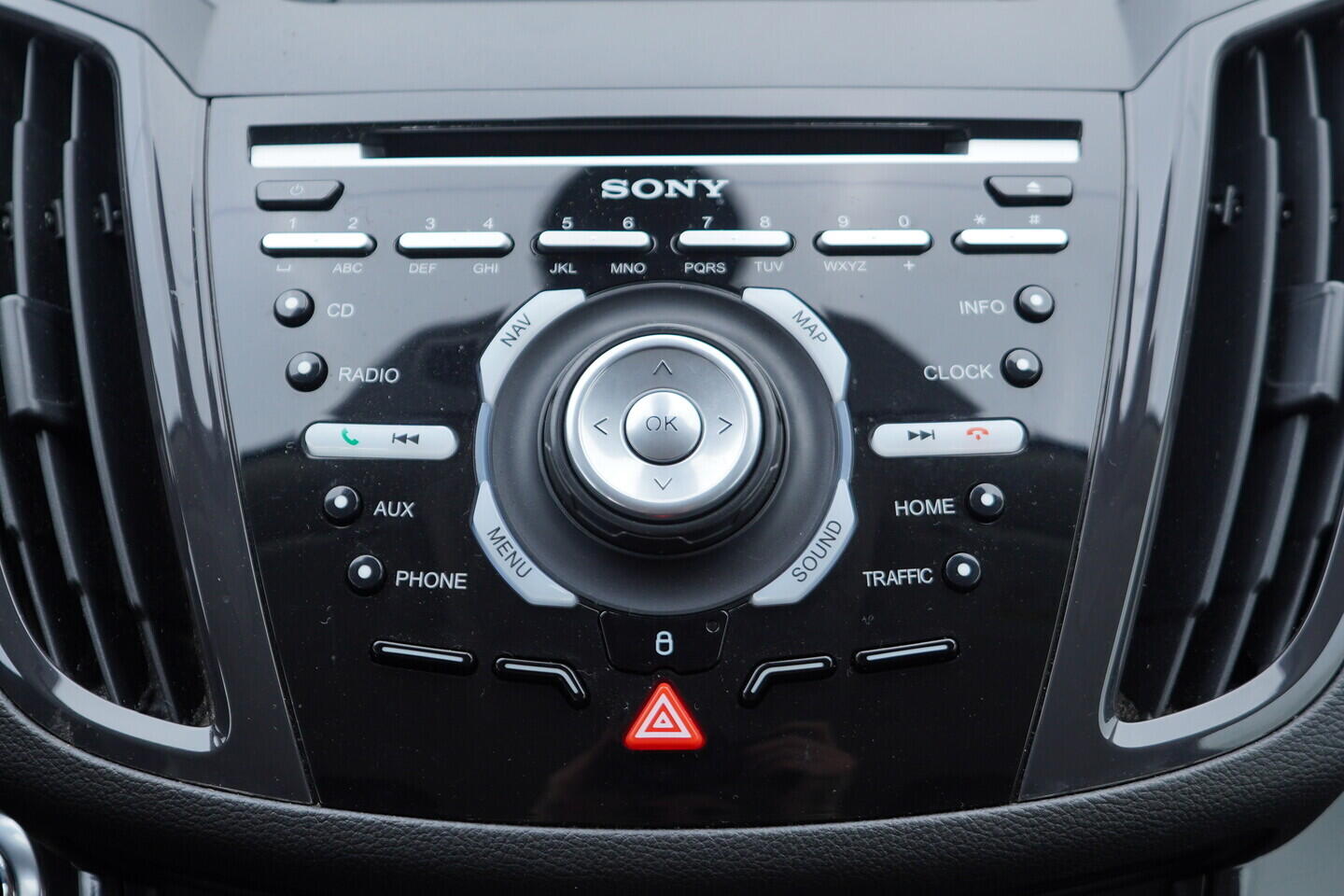 OM190V02817_28.webp_KUGA Titanium 1.5  110 kW manuál