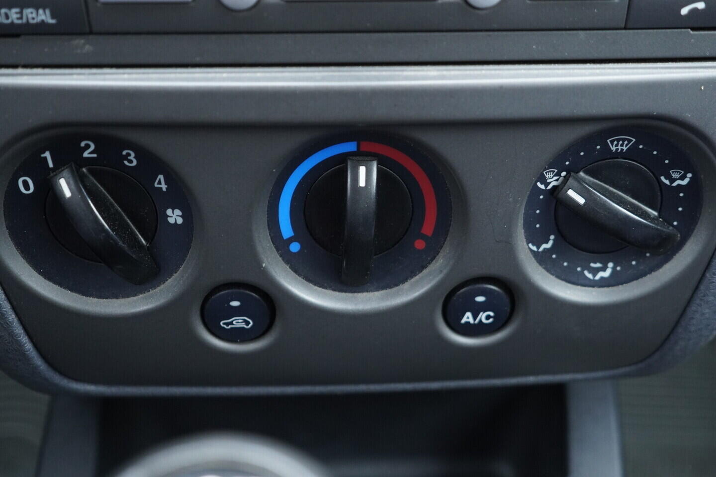 OM190V02819_28.webp_FUSION  1.4 DURAtec 59 kW manuál