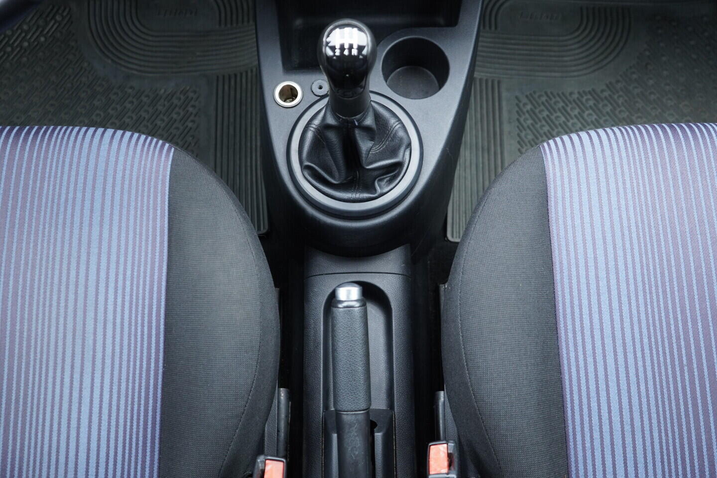 OM190V02819_29.webp_FUSION  1.4 DURAtec 59 kW manuál