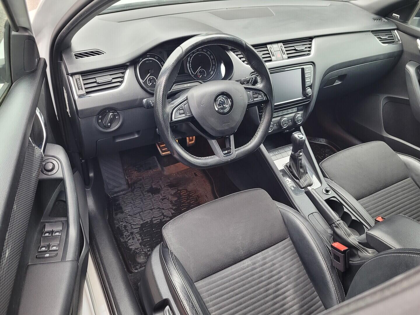 OM190V02823_19.webp_OCTAVIA RS 2.0 TSI 162 kW automat