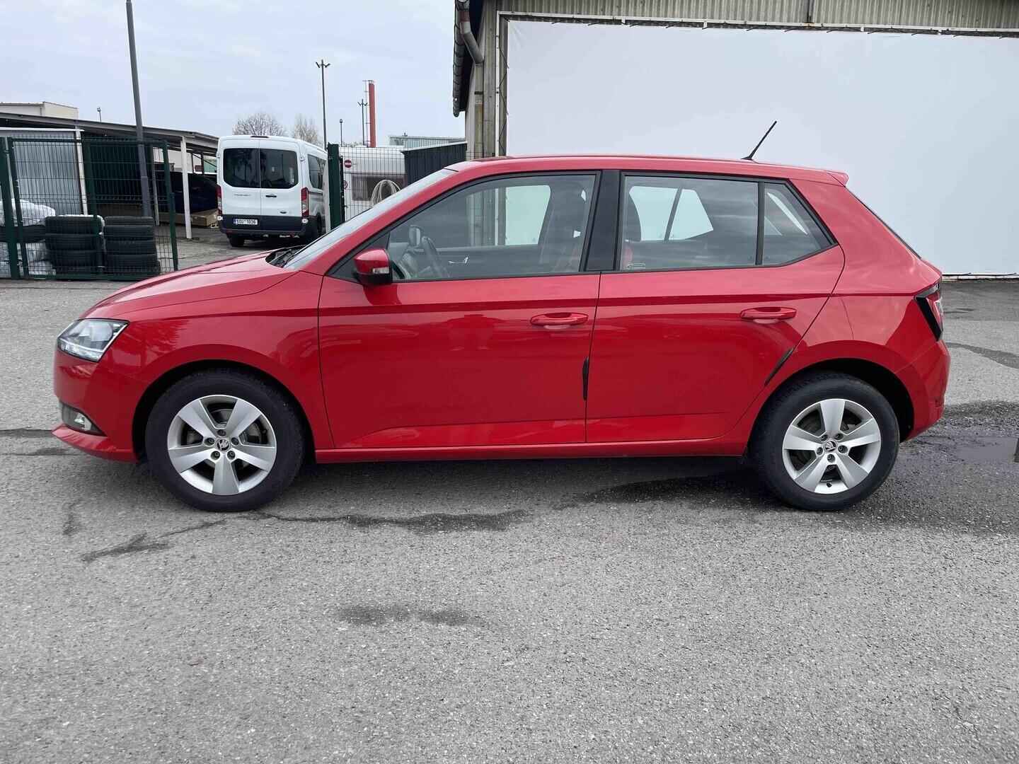 OM190V02828_12.webp_FABIA Ambition Plus 1.0 MPI 55 kW manuál