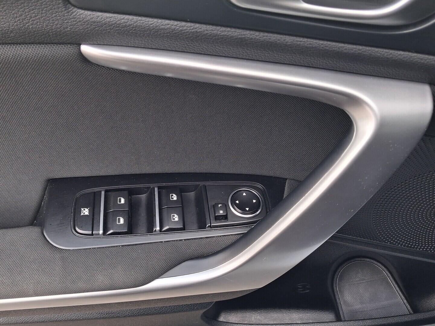 OM190V02833_21.webp_CEED Spin 1.5 T-GDI 117 kW manuál, DPH