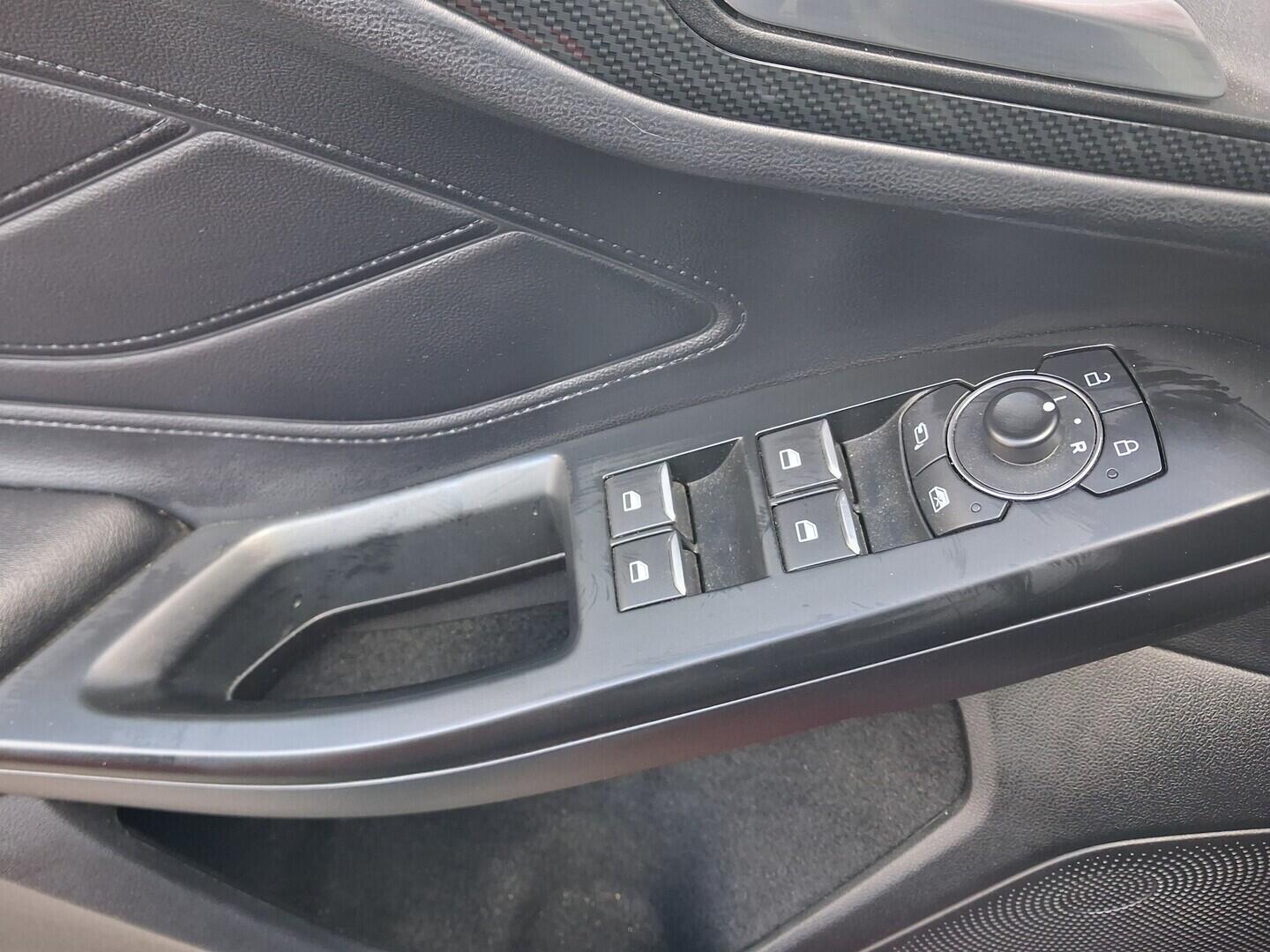 OM190V02834_21.webp_FOCUS ST-Line 1.0 EcoBoost 114 kW automat