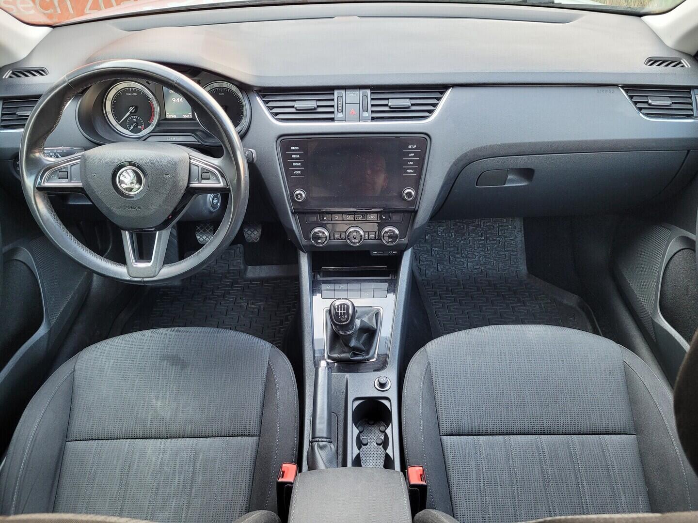 OM190V02848_18.webp_OCTAVIA Style Plus 1.8 TSI 132 kW manuál, DPH