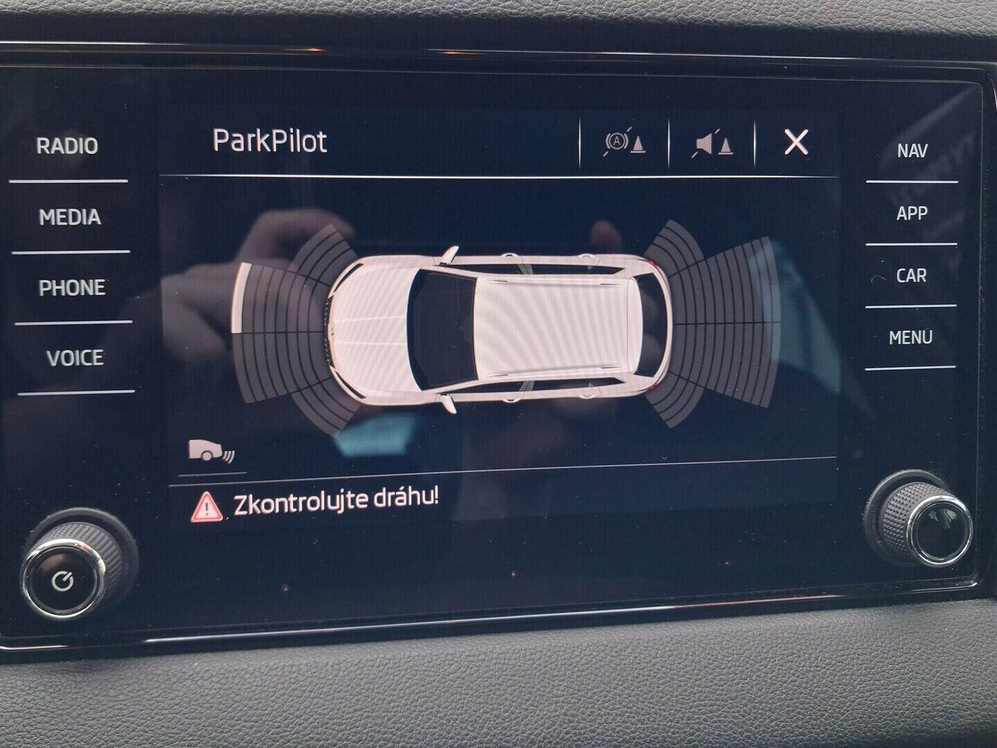 OM190V02849_28.webp_KAROQ Style 1.6 TDI 85 kW automat