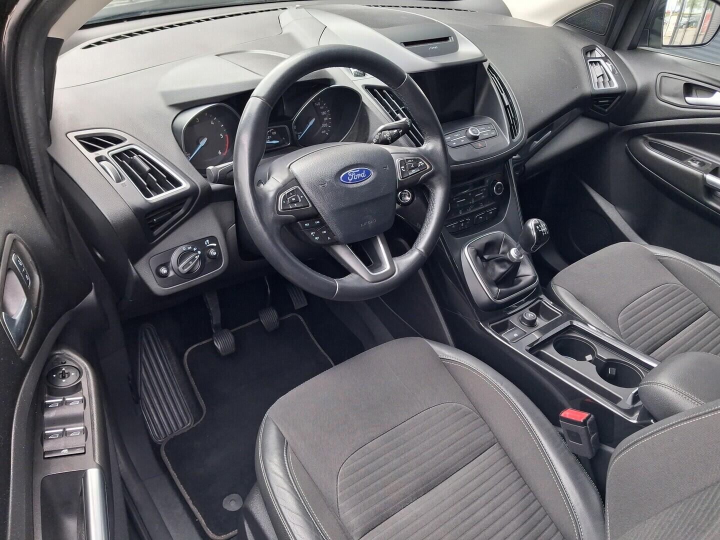 OM190V02856_19.webp_KUGA Titanium 2.0 2.0 Duratorq 110 kW manuál