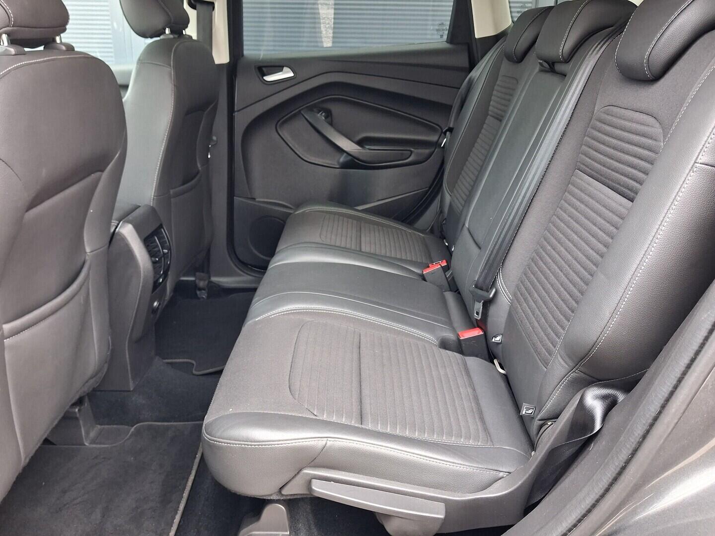 OM190V02856_29.webp_KUGA Titanium 2.0 2.0 Duratorq 110 kW manuál