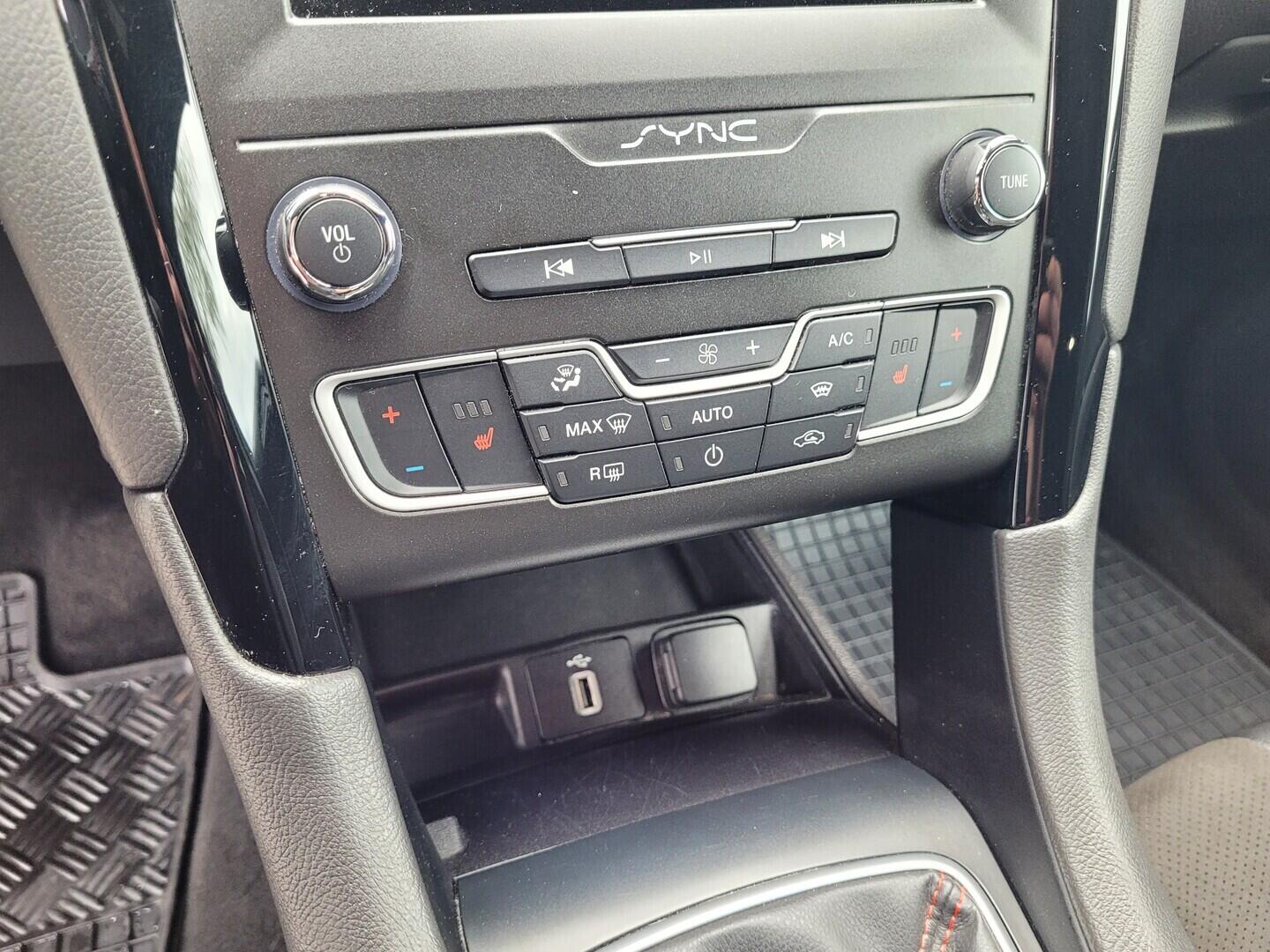 OM190V02865_28.webp_MONDEO ST-Line 2.0 TDCi 110 kW manuál