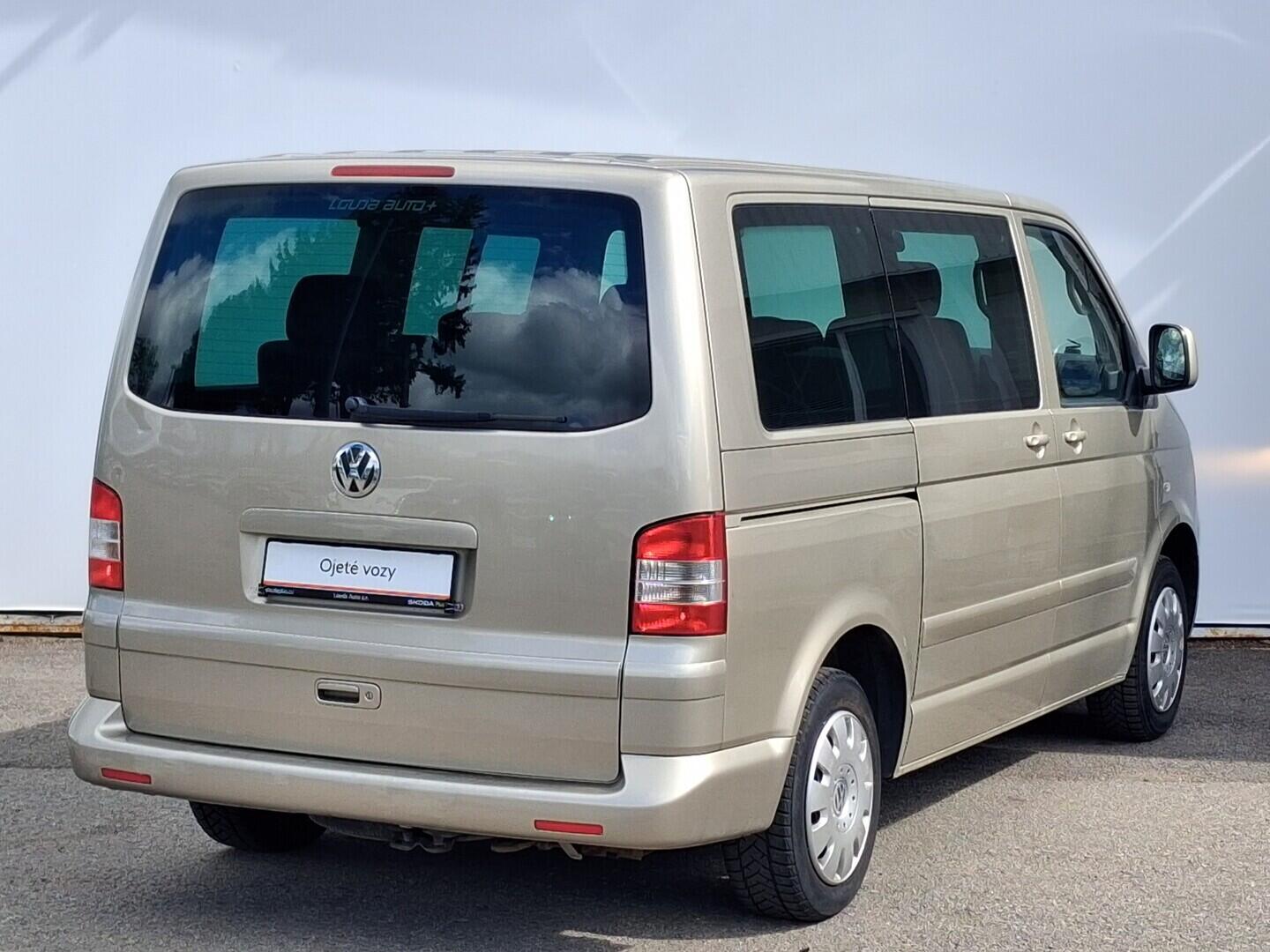 OM190V02875_11.webp_MULTIVAN Comfortline 2.5 TDI 96 kW manuál