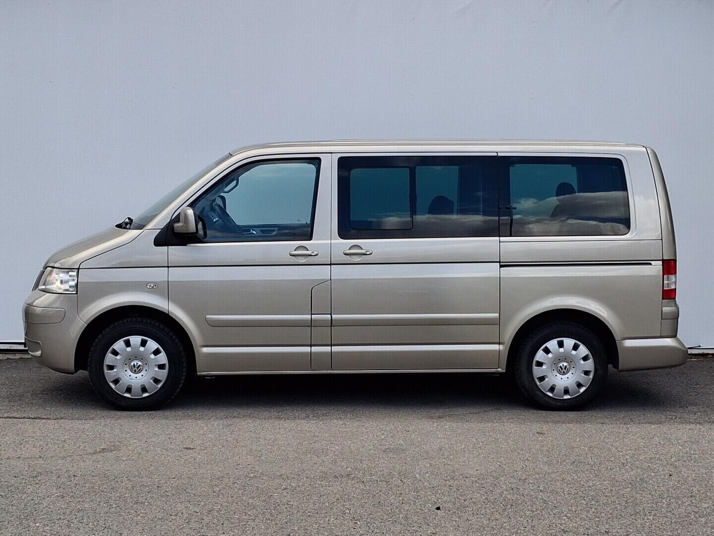 OM190V02875_12.webp_MULTIVAN Comfortline 2.5 TDI 96 kW manuál