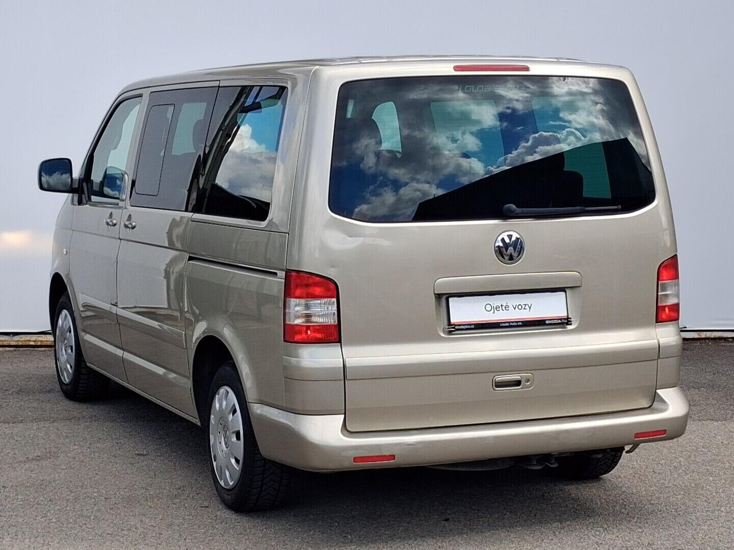 OM190V02875_15.webp_MULTIVAN Comfortline 2.5 TDI 96 kW manuál