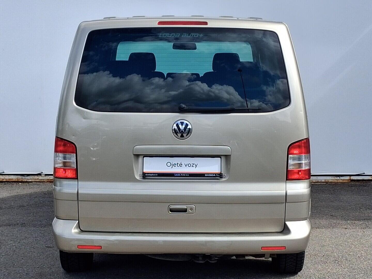 OM190V02875_17.webp_MULTIVAN Comfortline 2.5 TDI 96 kW manuál