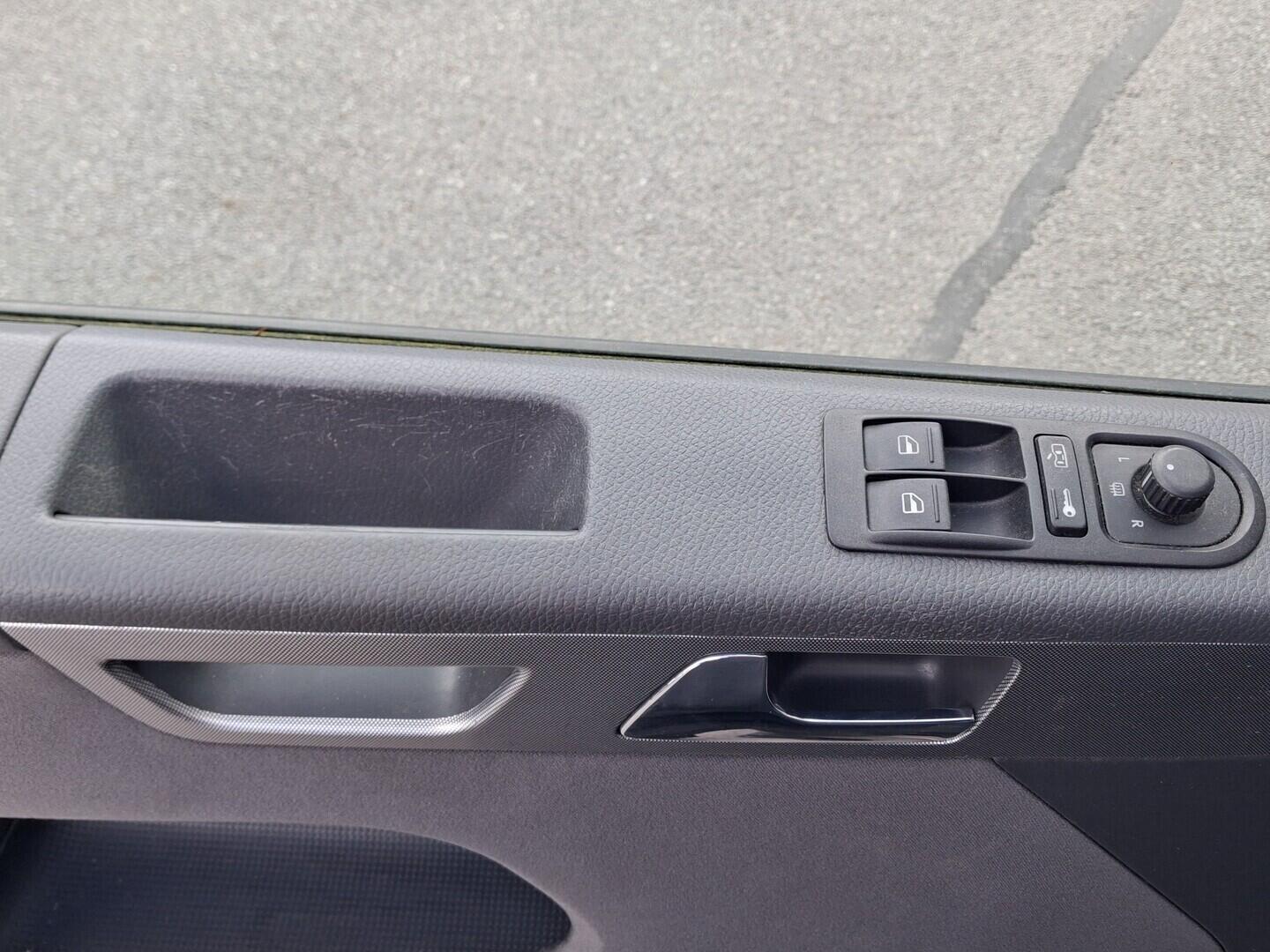 OM190V02875_21.webp_MULTIVAN Comfortline 2.5 TDI 96 kW manuál