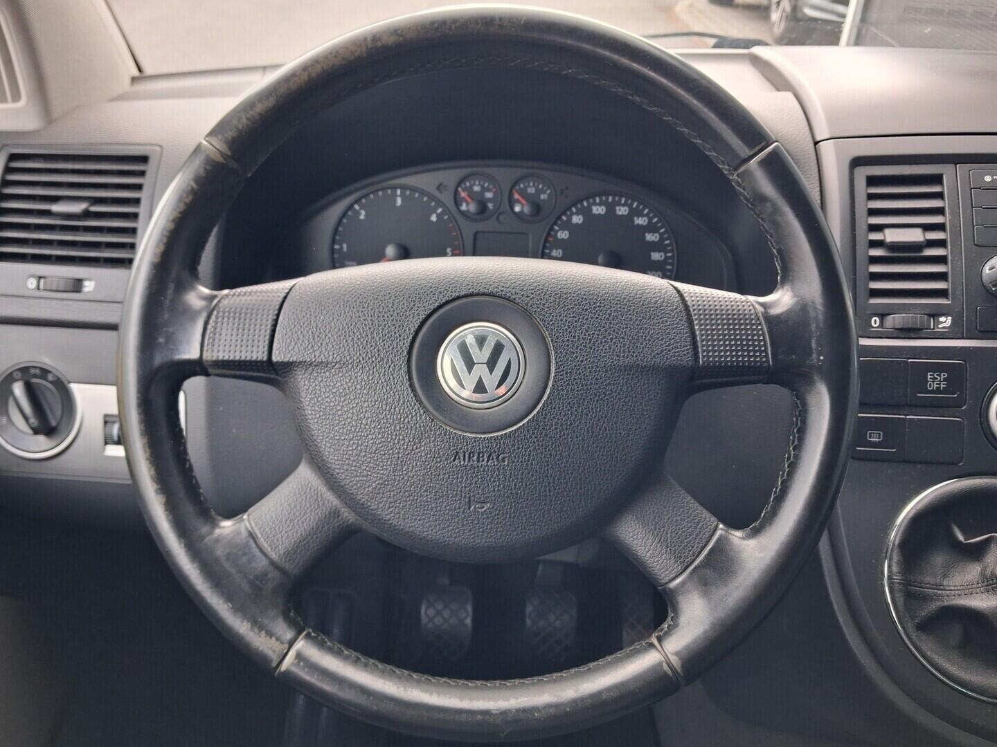 OM190V02875_23.webp_MULTIVAN Comfortline 2.5 TDI 96 kW manuál