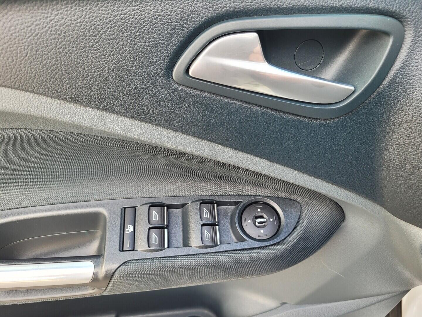 OM190V02876_21.webp_GRAND C-MAX Trend 1.6 TDCi 85 kW manuál