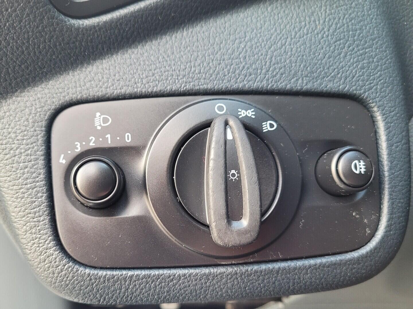 OM190V02876_22.webp_GRAND C-MAX Trend 1.6 TDCi 85 kW manuál