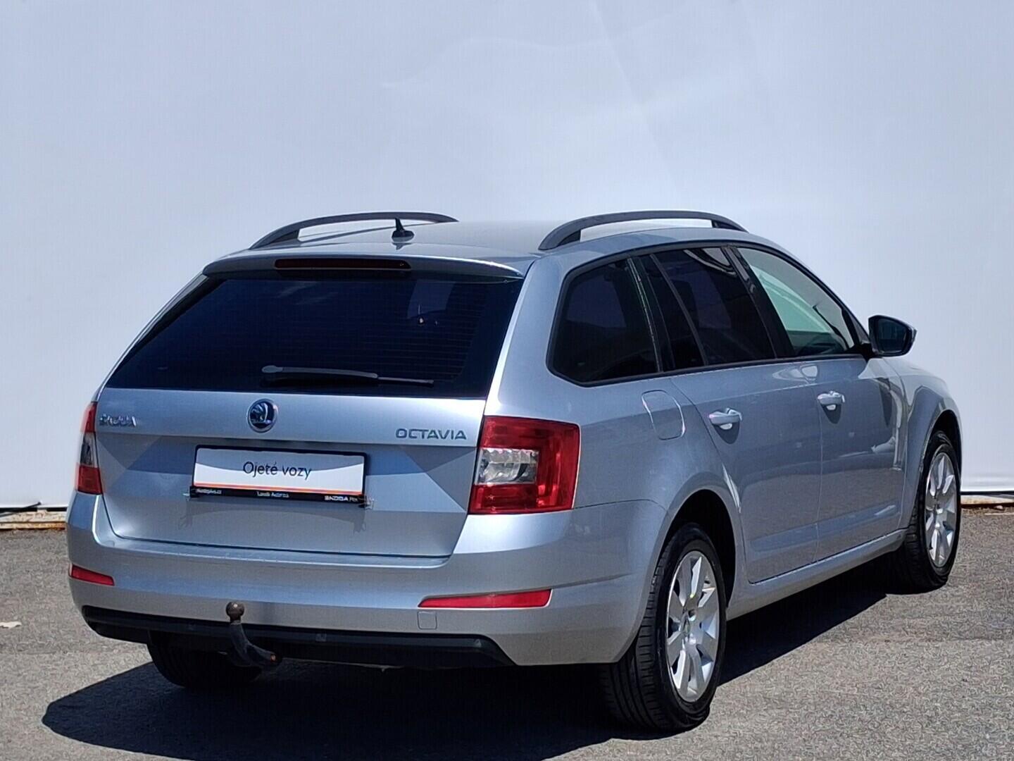 OM190V02884_11.webp_OCTAVIA Ambition 1.6 TDI 77 kW manuál