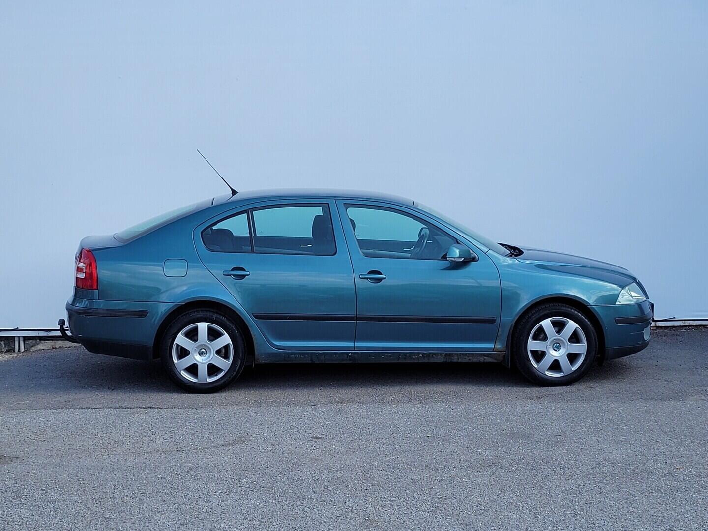 OM190V02902_16.webp_OCTAVIA Ambiente 1.9 TDI 77 kW manuál
