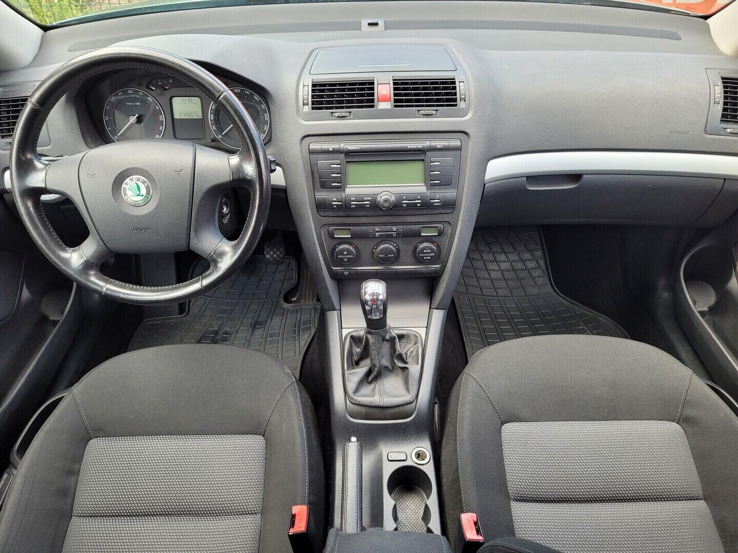 OM190V02902_18.webp_OCTAVIA Ambiente 1.9 TDI 77 kW manuál