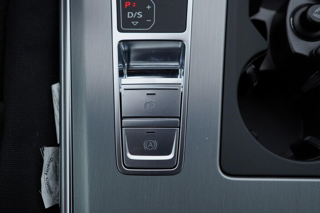 OV190K00045_39.webp_A6 S-Line 2.0  220 kW automat