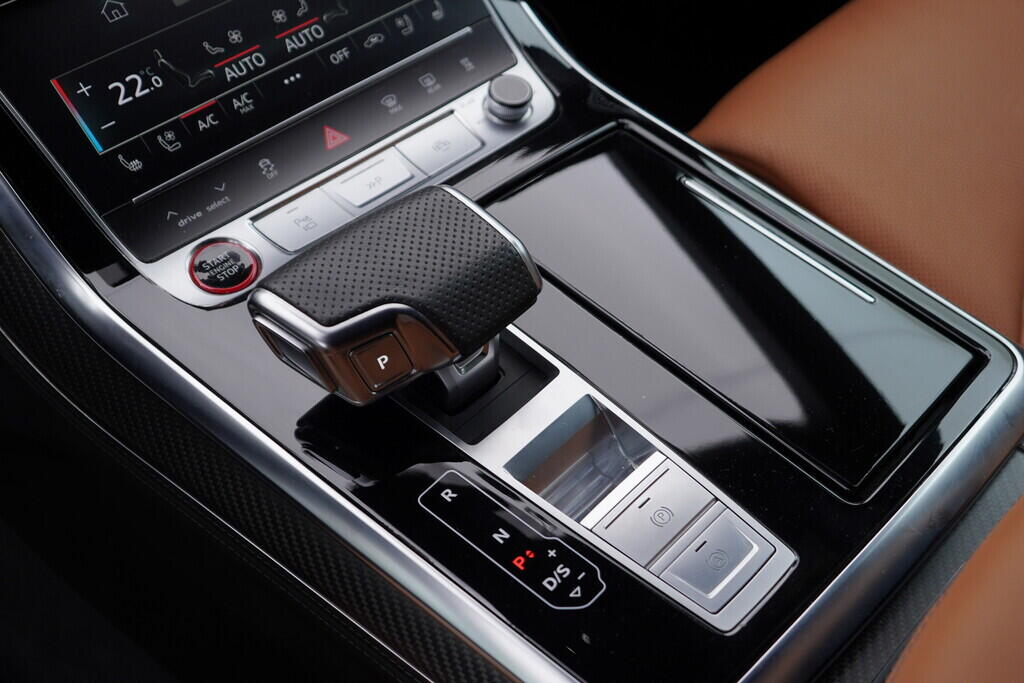 OV190K00046_41.webp_RS Q8 Quattro 4.0 TFSI 441 kW automat, DPH