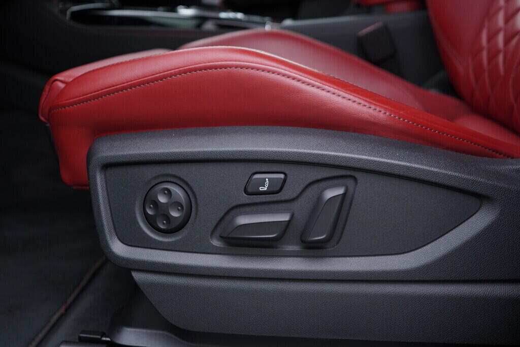 OV190K00048_22.webp_SQ5 Exclusive 3.0 TDI 251 kW automat, DPH